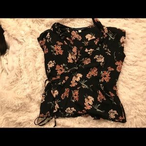 Floral wrap short sleeve top